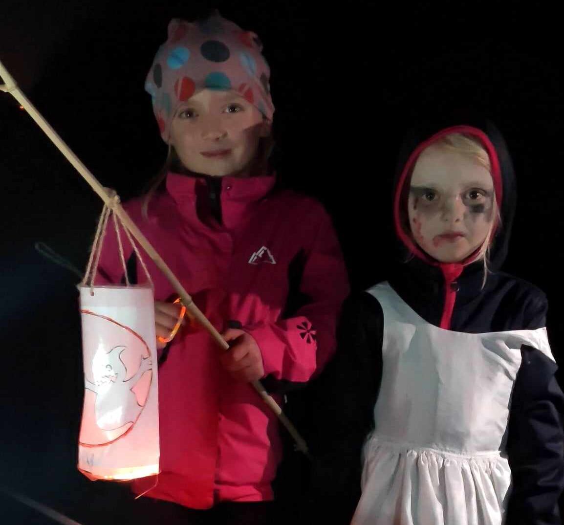 děti s lampióny děti s lampióny